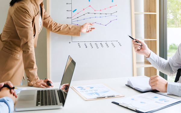 薪酬策略與員工激勵:理論與實踐的完美結(jié)合 薪酬策略與員工激勵:理論與實踐的完美結(jié)合