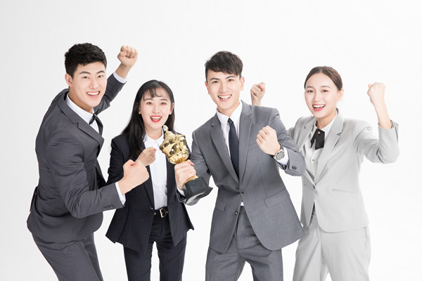 全面薪酬戰(zhàn)略實(shí)施：提升員工滿意度，提升企業(yè)績(jī)效