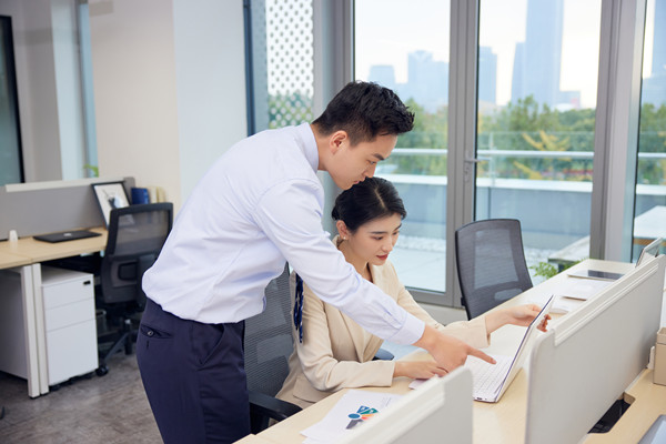 薪酬與人才流失：合理設(shè)計，降低流失率