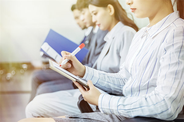 人才挖掘與選拔：全面評估候選人能力，選拔優(yōu)秀人才