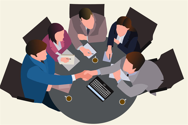 在企業(yè)管理中，專權(quán)式和民主式管理各有哪些優(yōu)缺點(diǎn)？