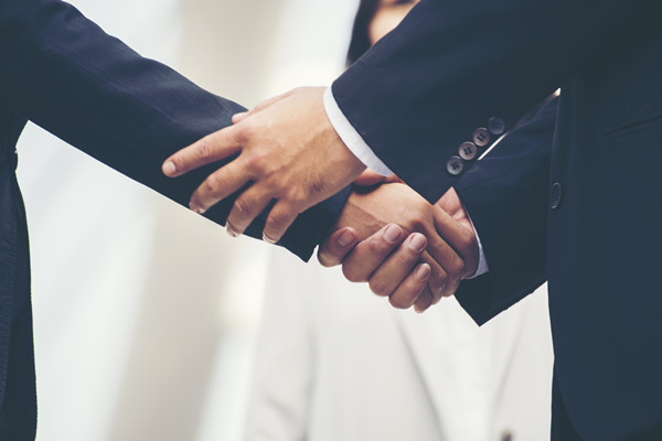 面對人才流失，企業(yè)應采取哪些策略留住關鍵員工？