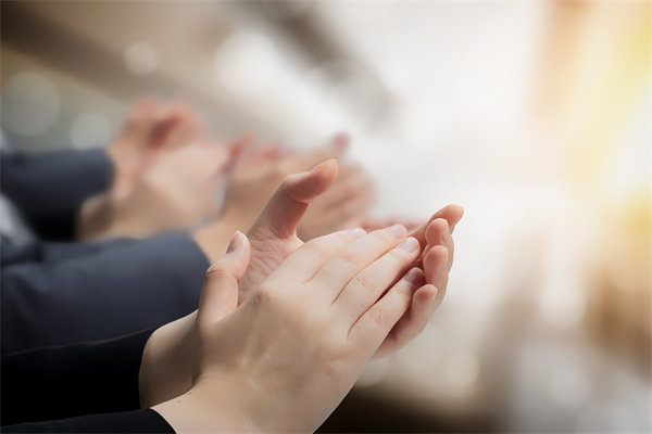 集團(tuán)人才戰(zhàn)略：如何促進(jìn)內(nèi)部流動(dòng)與外部吸引？