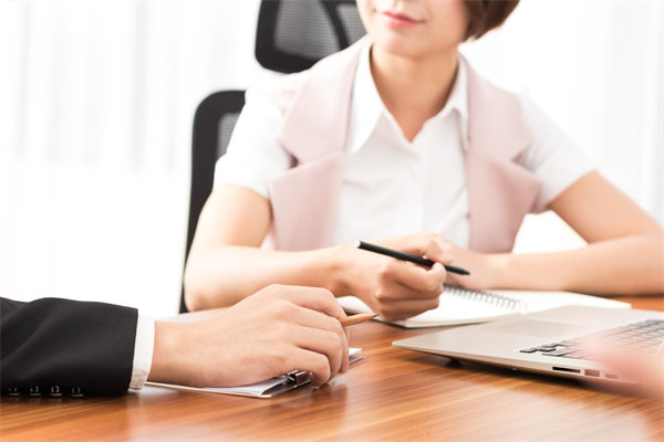 如何平衡員工工作與生活的界限，增強(qiáng)工作滿意度？