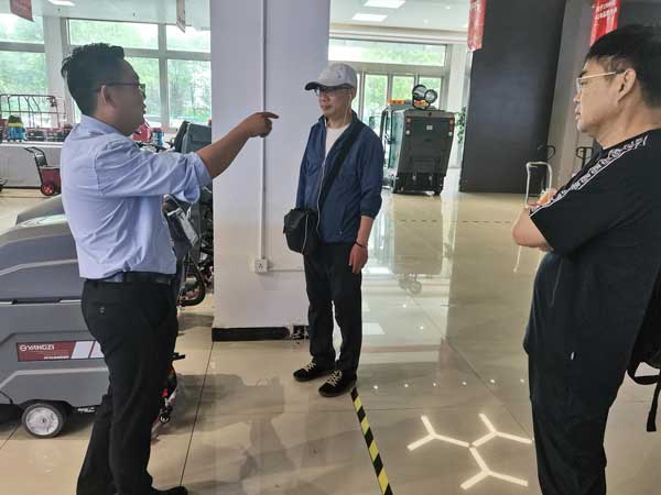 寒潮來襲!揚(yáng)子清潔設(shè)備維護(hù)保養(yǎng)方式方法 寒潮來襲!揚(yáng)子清潔設(shè)備維護(hù)保養(yǎng)方式方法