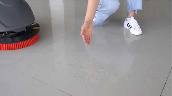 全自動洗地機為什么吸水不干凈?要怎么解決? 全自動洗地機為什么吸水不干凈?要怎么解決?