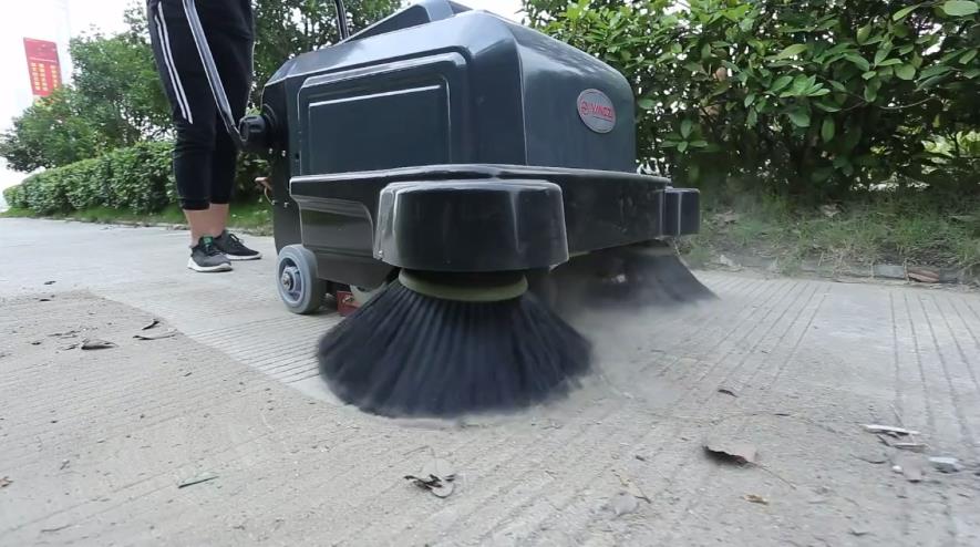 揚子手推電動掃地車S3 揚子手推電動掃地車S3