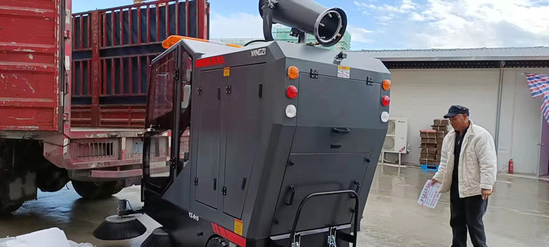 福建工廠選擇噴霧降塵吸塵S15掃地機(jī) 福建工廠選擇噴霧降塵吸塵S15掃地機(jī)