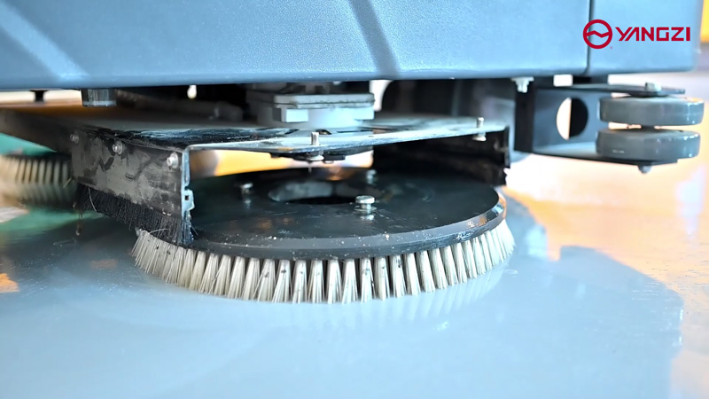 倉庫清潔:真空吸塵器、掃地機和洗地機是您的重要盟友 倉庫清潔:真空吸塵器、掃地機和洗地機是您的重要盟友