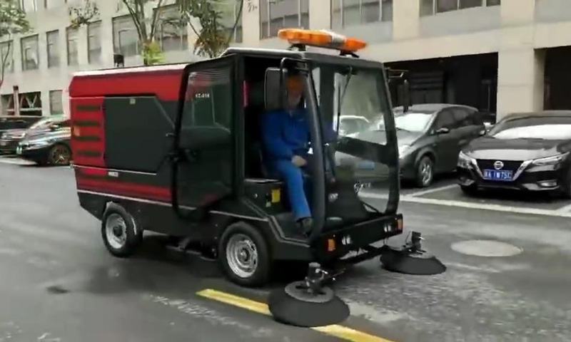 全封閉駕駛室電動戶外清潔機 駕駛式掃路車 全封閉駕駛室電動戶外清潔機 駕駛式掃路車