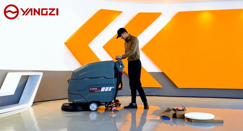 適用于噪聲敏感區域的靜音工業洗地機 適用于噪聲敏感區域的靜音工業洗地機