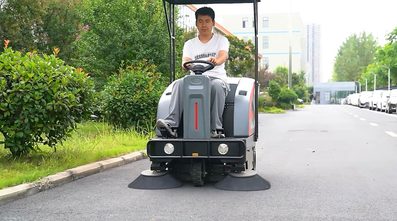 駕駛式掃地機的保養(yǎng)方法 駕駛式掃地機的保養(yǎng)方法